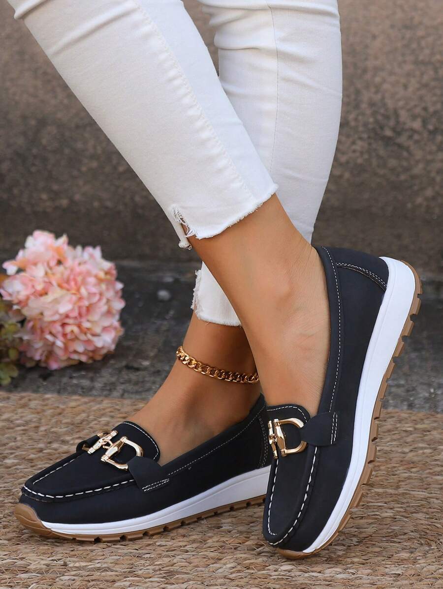 Therese Wainwright | Black Chain-Trim Platform Loafers For Women