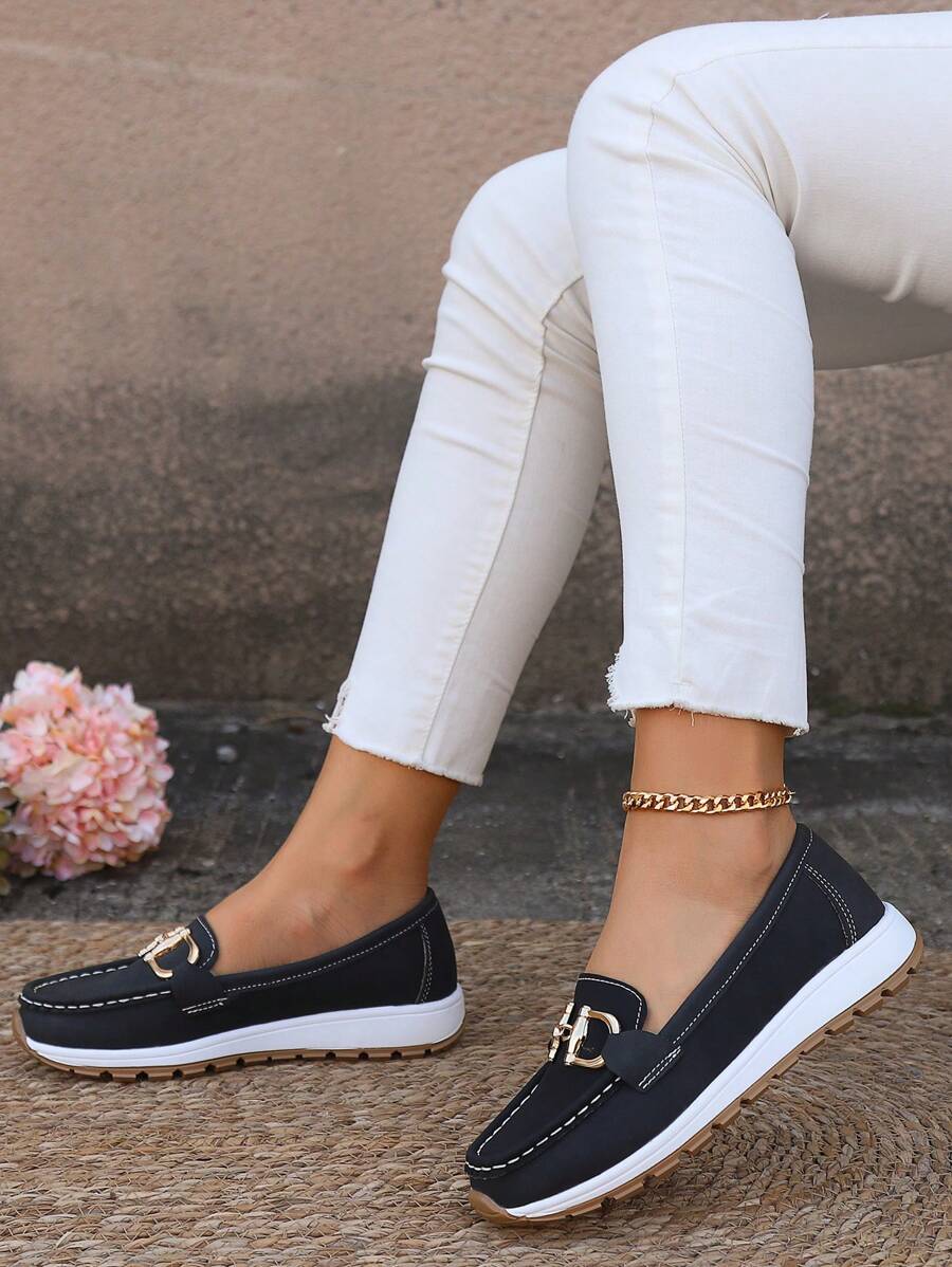 Therese Wainwright | Black Chain-Trim Platform Loafers For Women