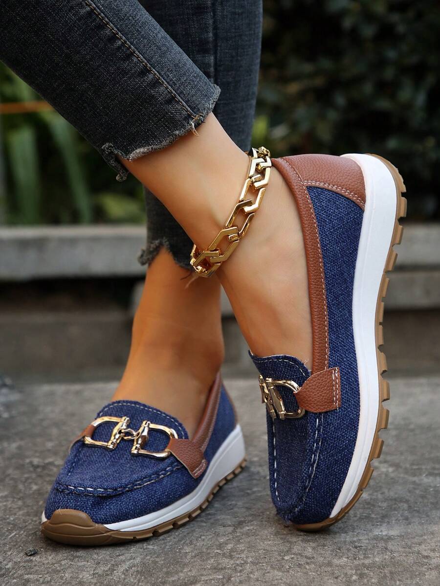 Therese Wainwright | Black Chain-Trim Platform Loafers For Women