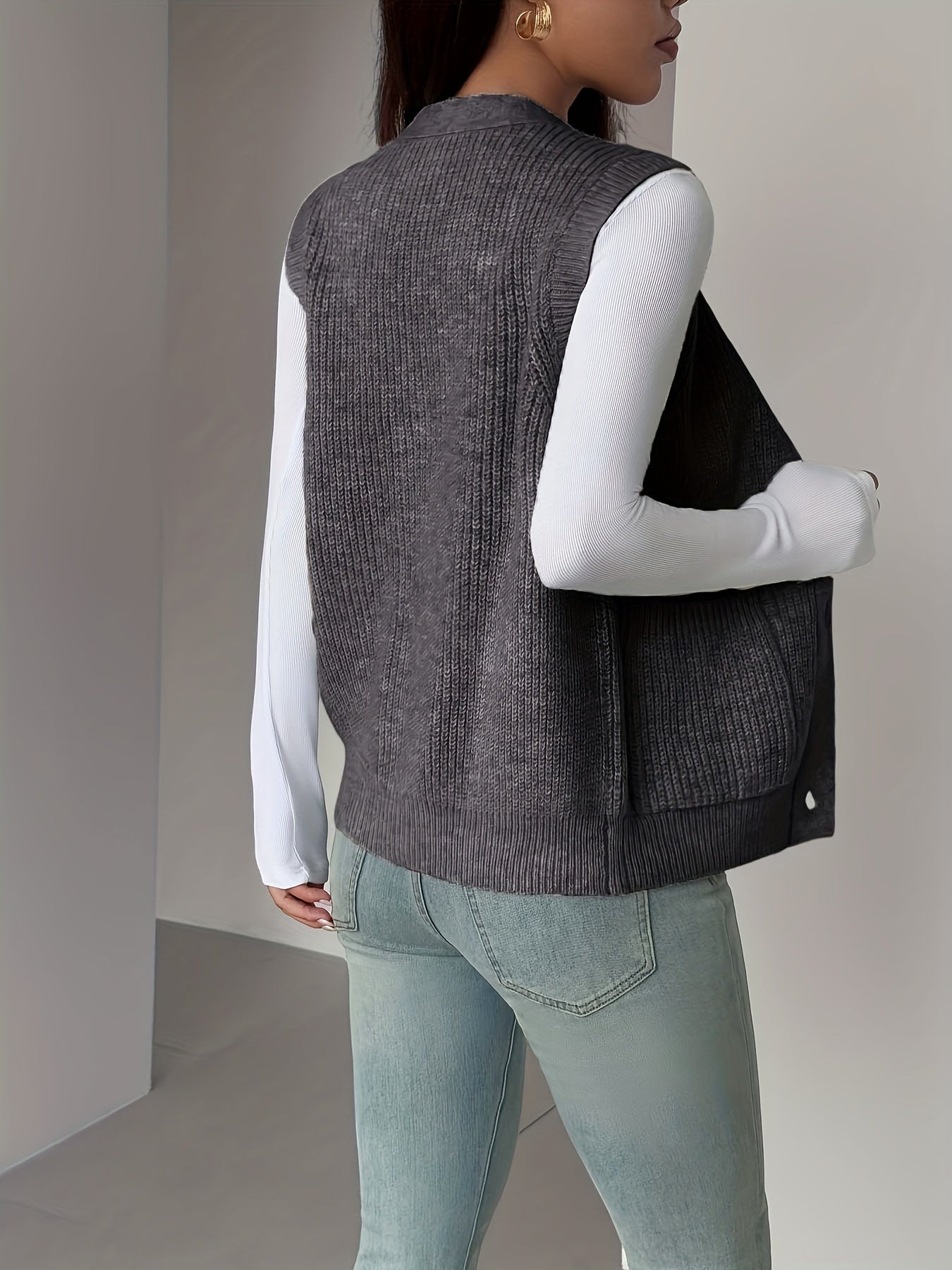 Naomi Chastellain | Buttoned V-Neck Sweater Vest