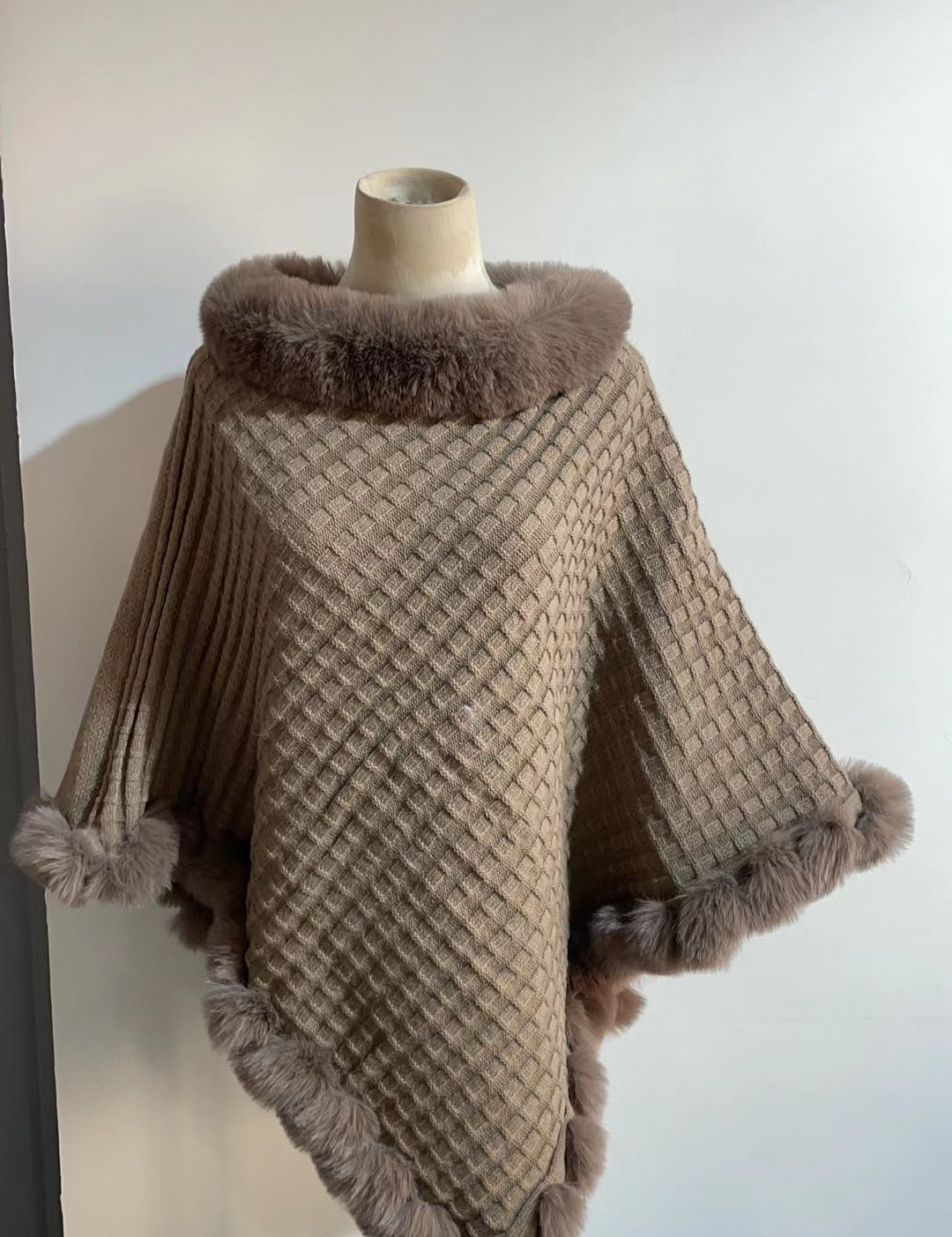 Ophelia Renwick | Fur Collar Cape Wrap For Women