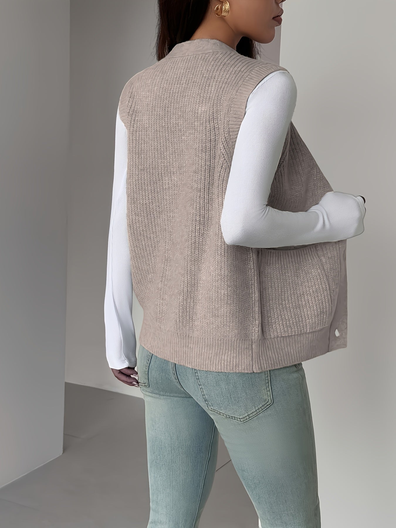 Naomi Chastellain | Buttoned V-Neck Sweater Vest