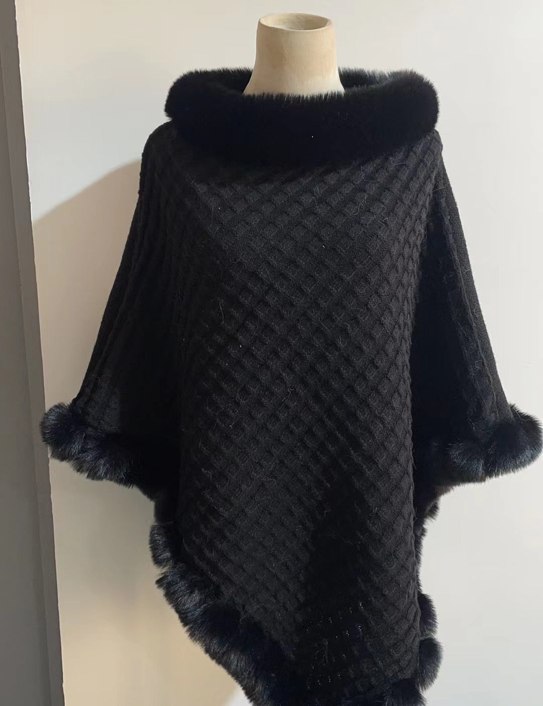 Ophelia Renwick | Fur Collar Cape Wrap For Women