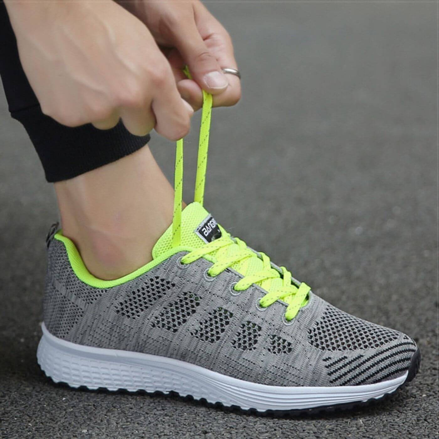 Elaine Fontcroft | Pain-Relieving Orthopedic Sneakers For Women