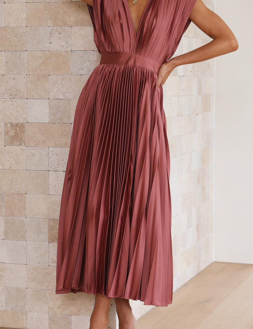 TH01422-Rose-Red_4_0dd6a288-f1ac-487d-a95e-aacf010b1e29.jpg