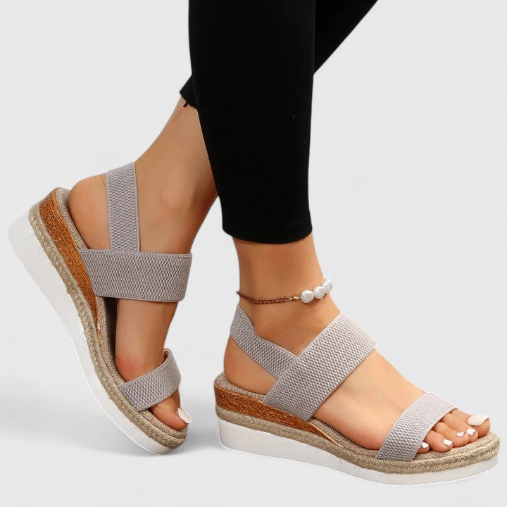 Z8V9Sandali-da-donna-di-moda-2023-nuova-estate-Casual-sandali-Open-Toe-Outdoor-Plus-Size-scarpe_2_720x-Photoroom.jpg