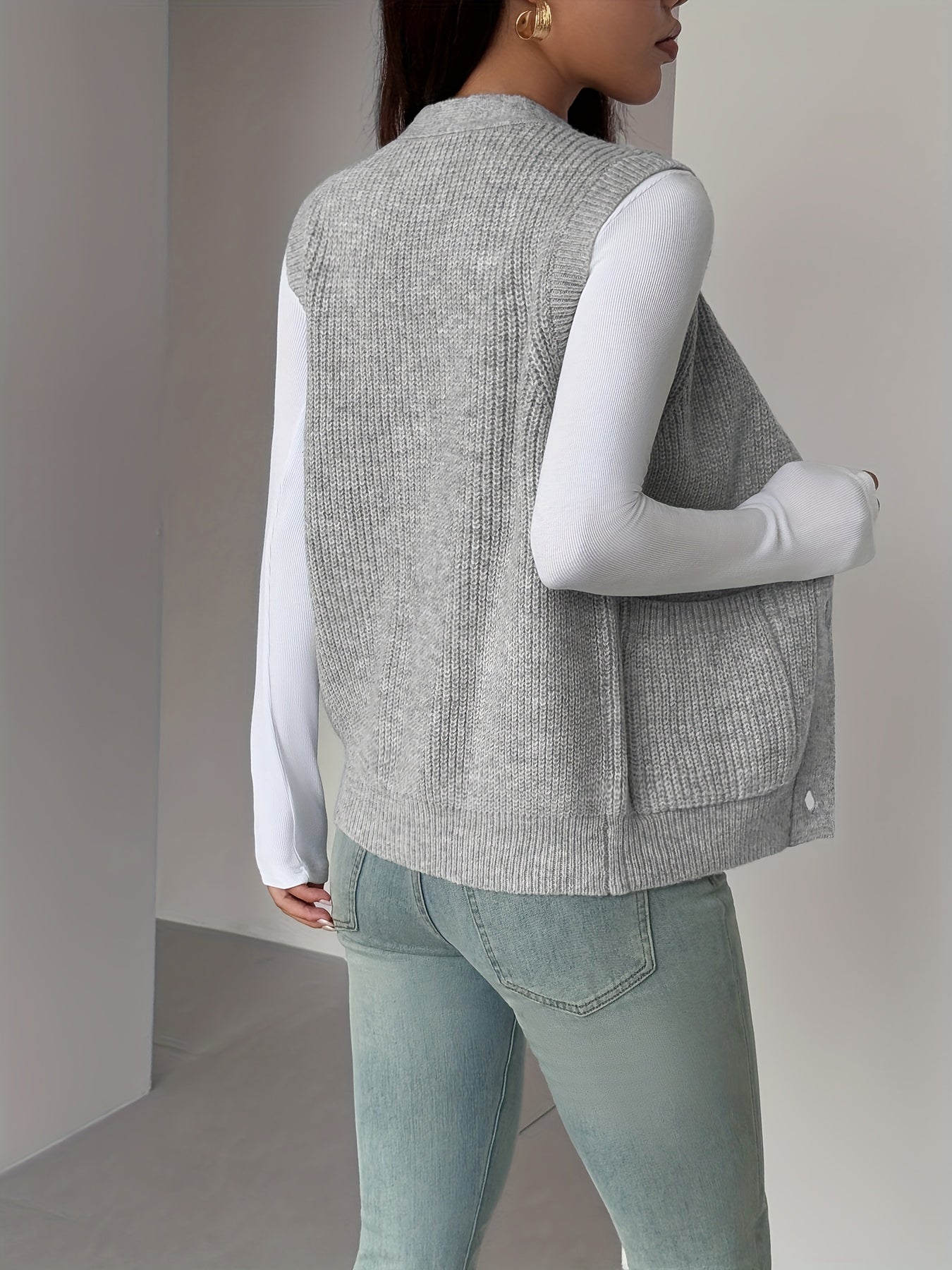 Naomi Chastellain | Buttoned V-Neck Sweater Vest