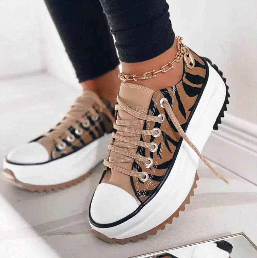 Elspeth Ravencourt | Black Platform Lace-Up Sneakers for Women