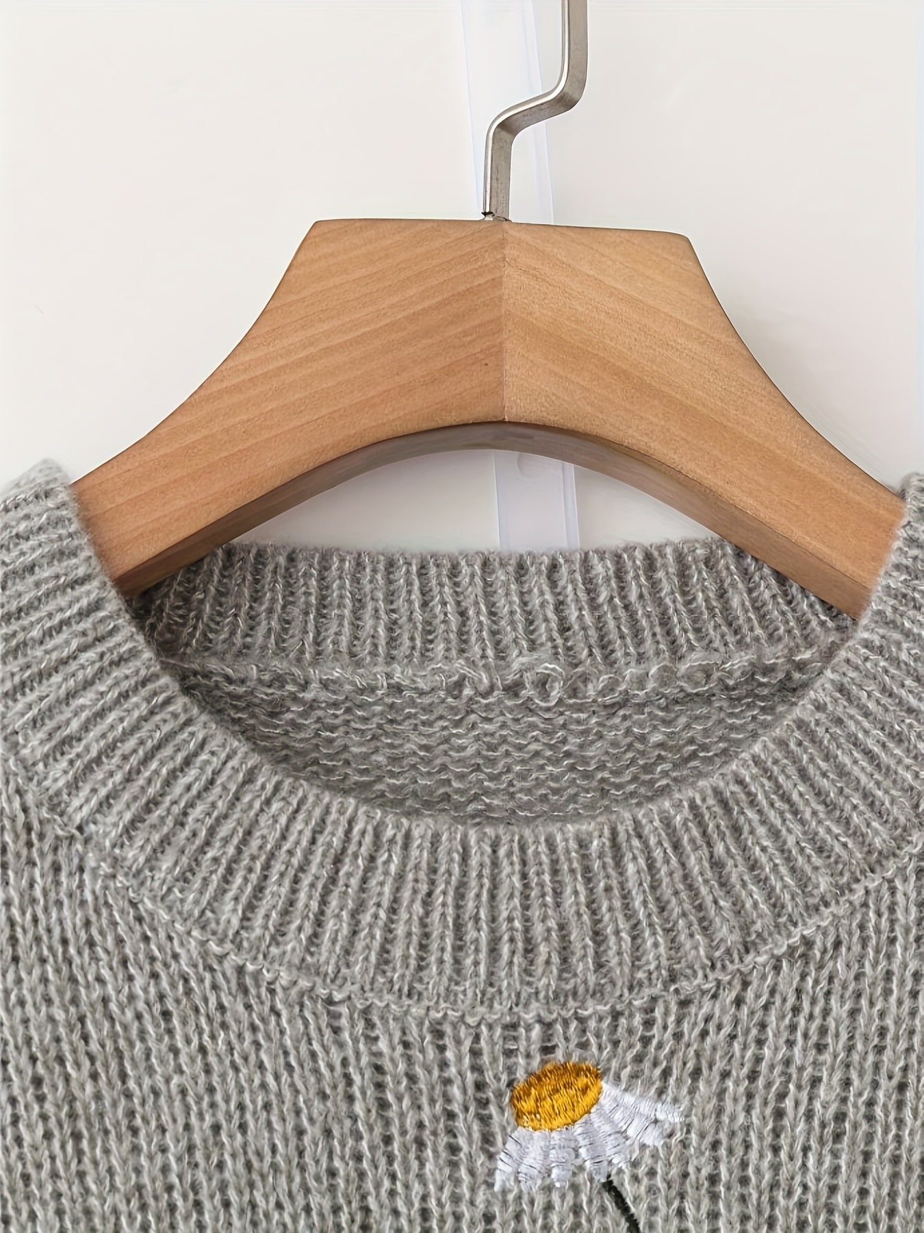 Beatrix Montclair | Daisy Embroidered Sweater With Long Sleeves For Women