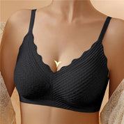 Lysette Vauborne | Black Lace Wireless V-Neck Bra