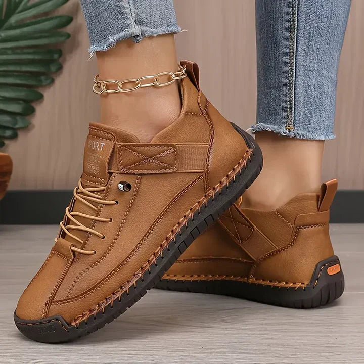 Elara Ravenswood | Orthopedic Sneakers Beige Wide Fit
