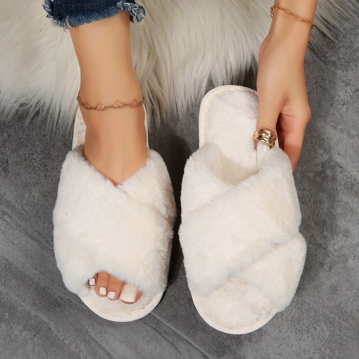 Beatrice Lombardi | Fluffy Faux Fur Slide Slippers For Women