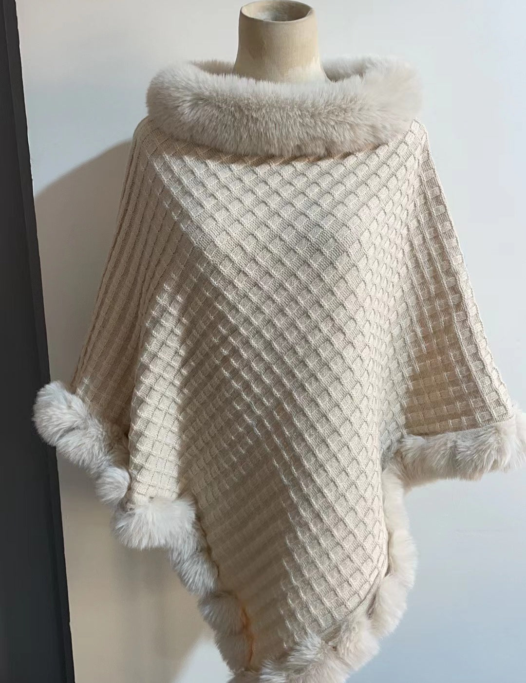 Ophelia Renwick | Fur Collar Cape Wrap For Women