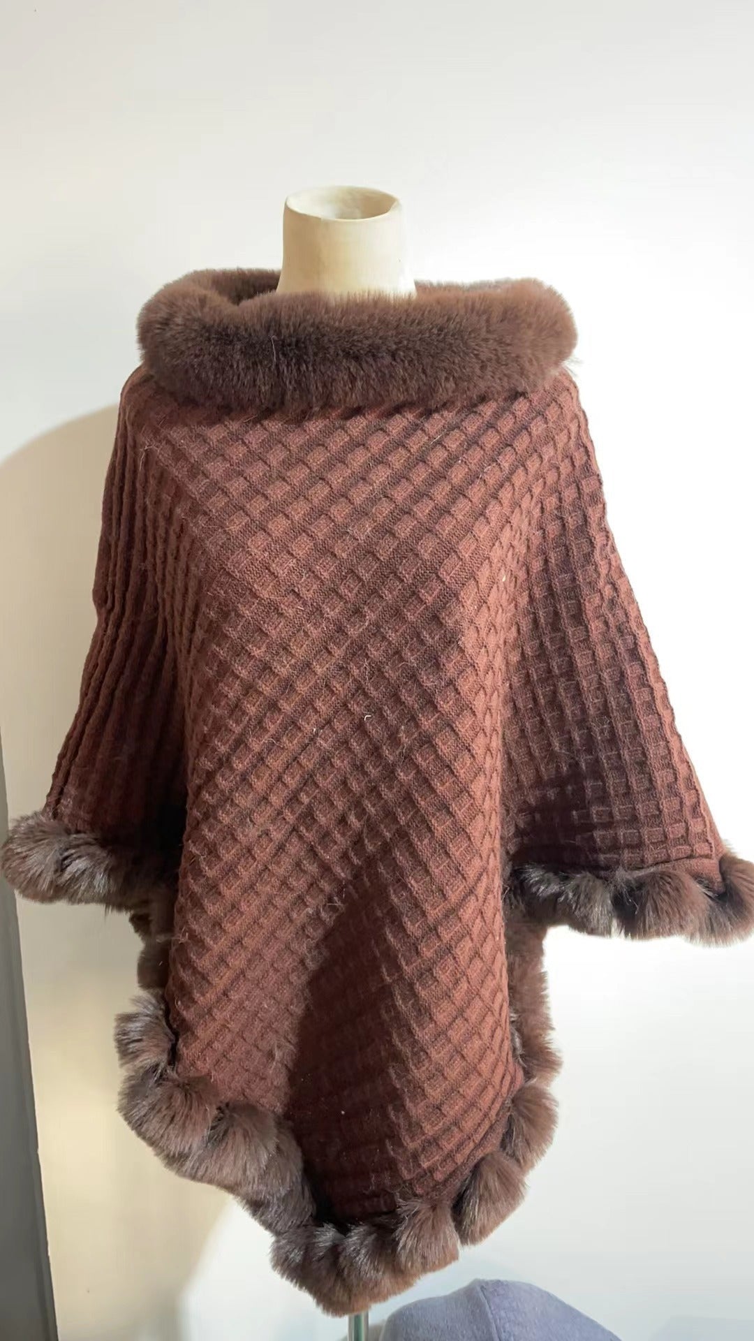 Ophelia Renwick | Fur Collar Cape Wrap For Women