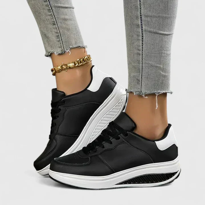 Gwendoline Favreau | White Platform Lace-Up Sneakers